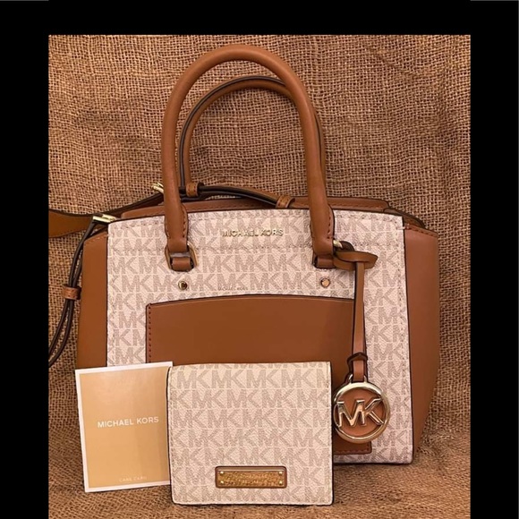 Michael Kors Handbags - Med. Park satchel/crossbody w/ wallet